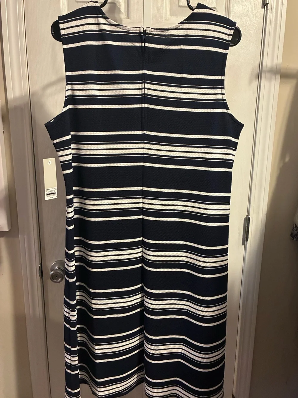N/A sleek sleeveless